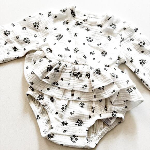 RZ by Rachel Zoe Linen Bubble Rompers (Set of 2) - NWOT - Picture 4 of 8